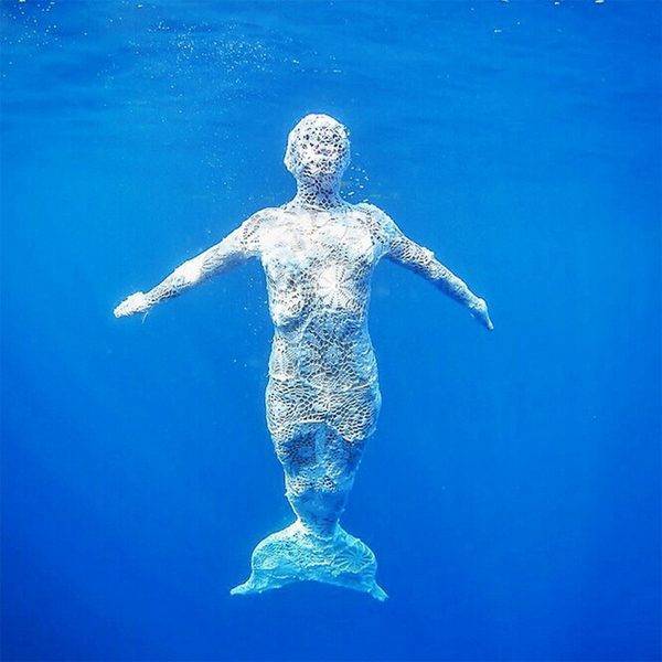 A víz alatt is lehet kötni - fotók