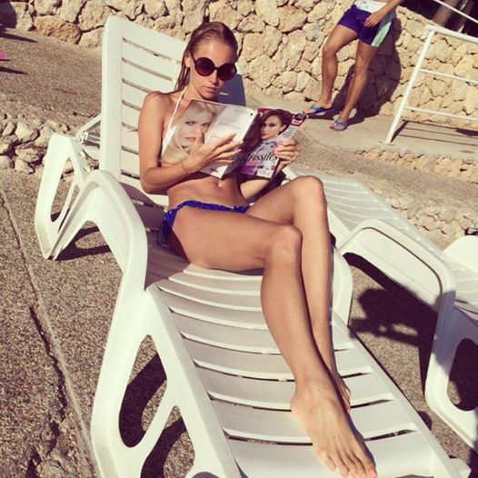 Forrás: Iszak Eszti hivatalos Facebook oldala