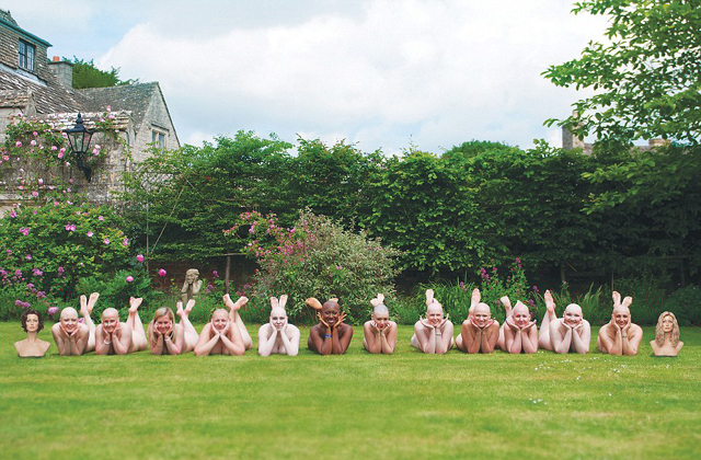 Kopasz nők készítettek meztelen naptárat