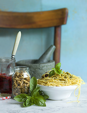 Mit főzzek ma vacsira? Diópesztós spagettit! Mit főzzek ma vacsira? Diópesztós spagettit!