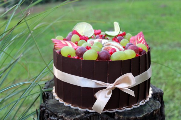 Egy igazi szépség: gyümölcsös kastélytorta Egy igazi szépség: gyümölcsös kastélytorta