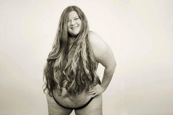 Újabb anyuka mutatta meg magát fehérneműben