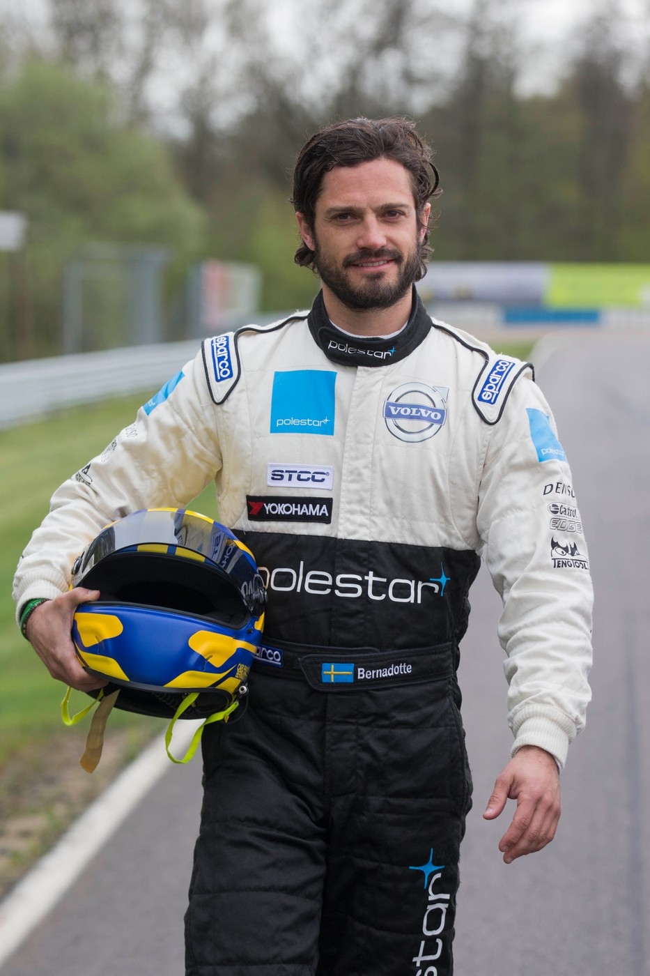 Már csak az autóversenyeken hajt gyorsan