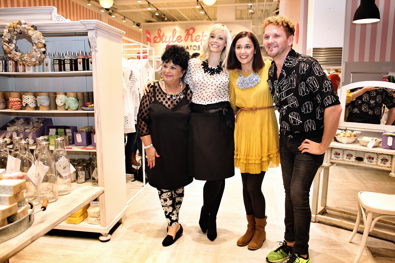 Megnyitotta ékszeresdobozát Lakatos Márk