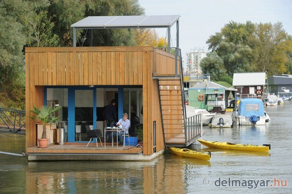 Szegeden már a vízen is élnek emberek