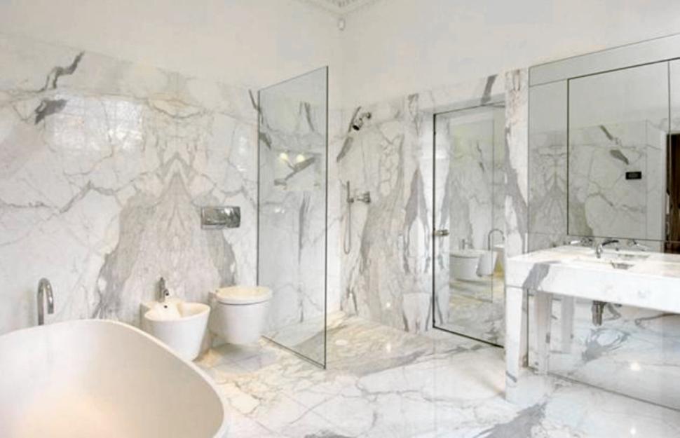 Egy kis szigeten álló angol kastély lehet a Clooney család új otthona