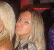 13 ember, aki minden fotón ugyanúgy néz ki