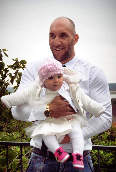 Ünnepeld velünk Berki Natasa Zselyke első születésnapját Ünnepeld velünk Berki Natasa Zselyke első születésnapját