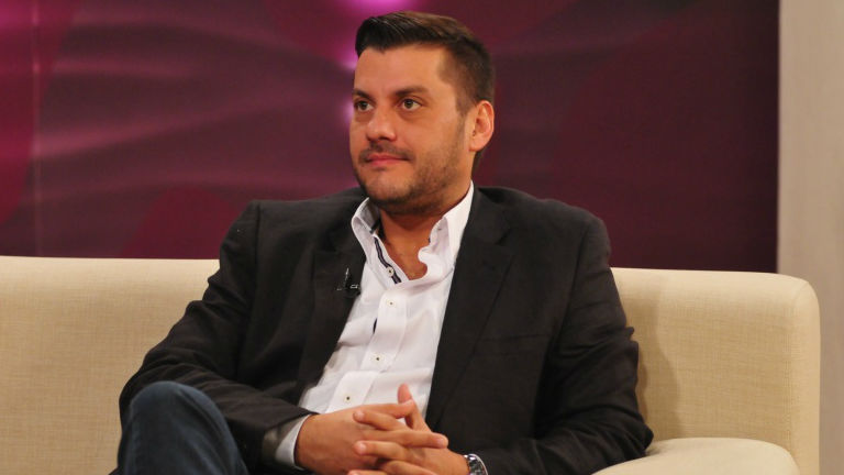 Kökény Attila másnaposan érkezett az esküvőjére Kökény Attila másnaposan érkezett az esküvőjére