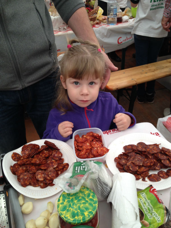 Azért volt szárazkolbász is