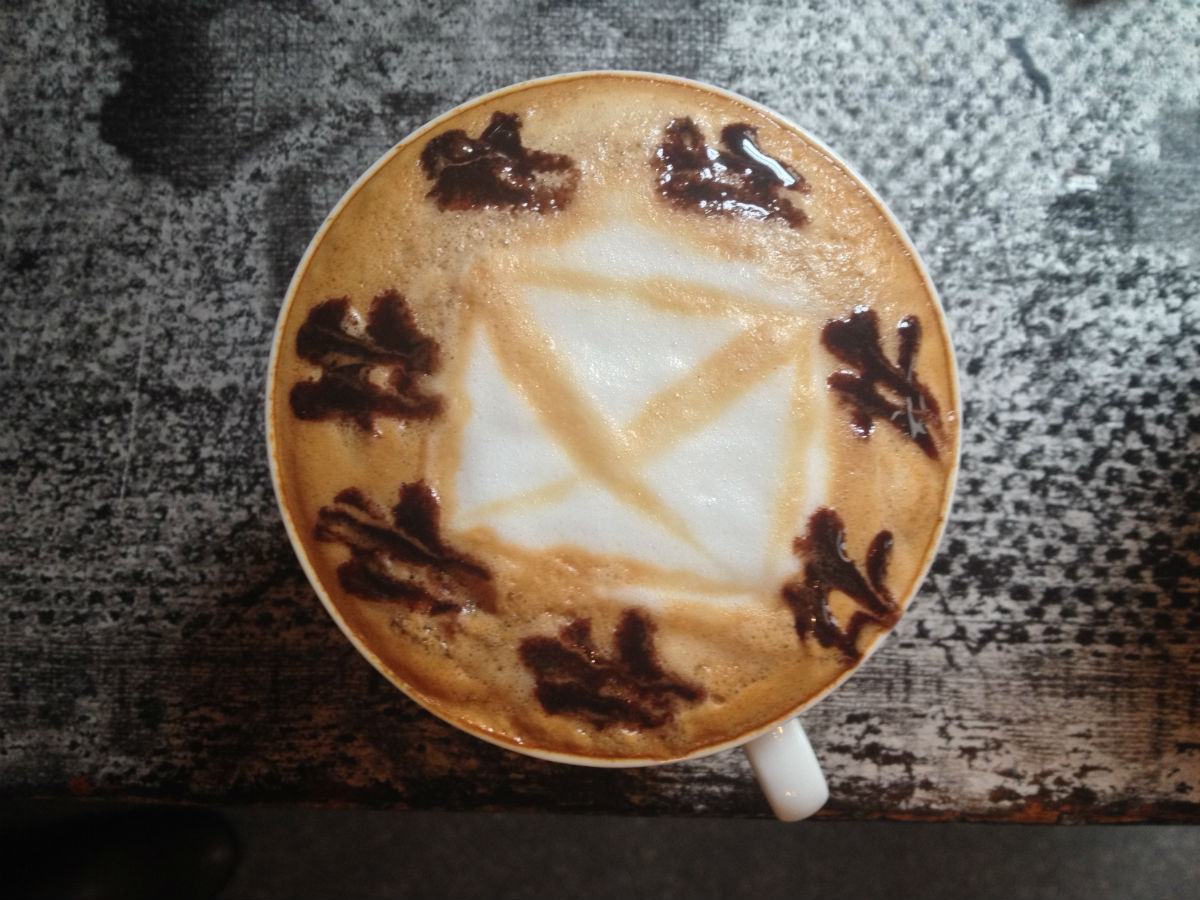 Hogyan lesz a tejhabból integető kismacska? Hogyan lesz a tejhabból integető kismacska?