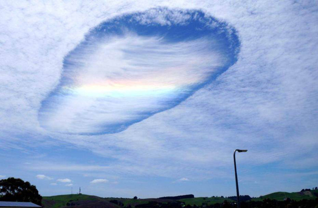 Bizarr felhő jelent meg Ausztrália felett - fotó Bizarr felhő jelent meg Ausztrália felett - fotó