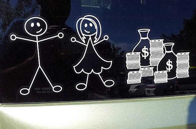 Itt az autómatrica gyermekteleneknek Itt az autómatrica gyermekteleneknek