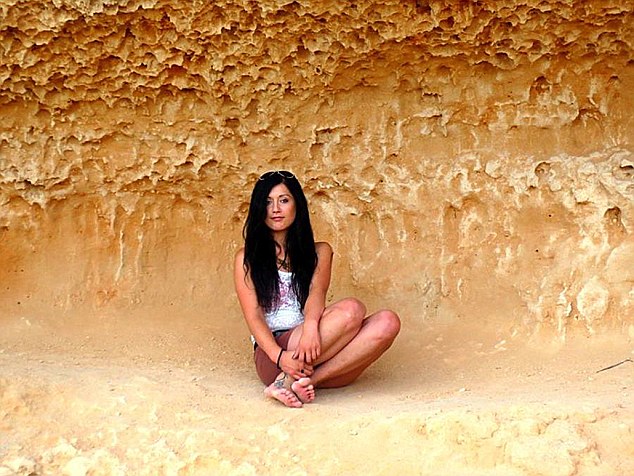 Selfie készítés közben szörnyethalt a fiatal lány