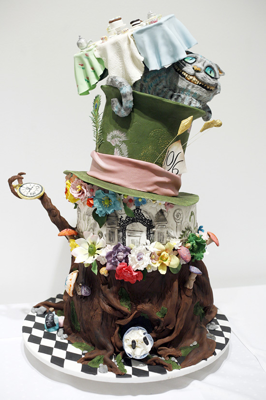 A profi és a hobbicukrász mezőny erősen összemosódott a zsűri szerint. Ez a profi kategória nyertese, amit Pásztor Petra alkotott meg csupa ehető alapanyagból. 