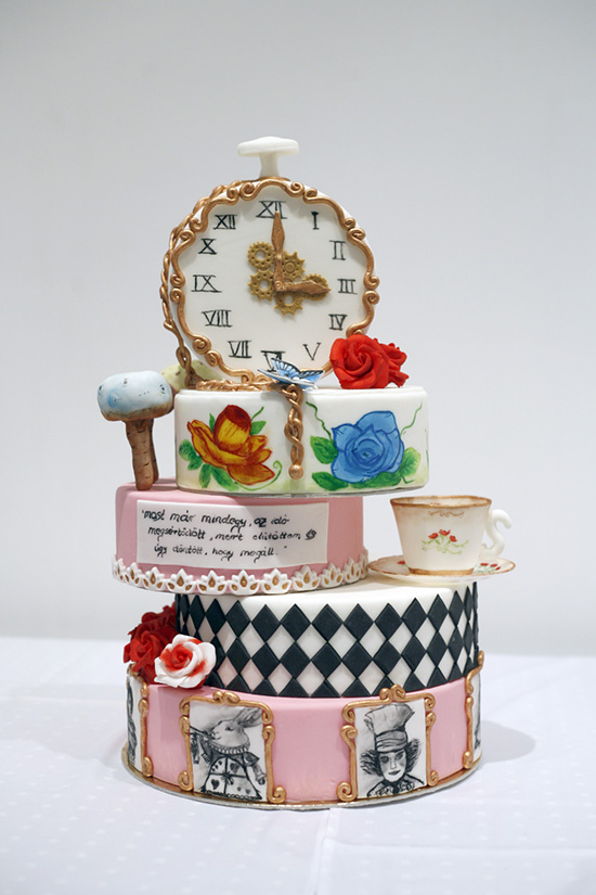 Az első itthoni tortadizájn-versenyre összesen 35 cukrászalkotás érkezett, és olyan erősnek találták a mezőnyt, hogy ki is állítják mindegyiket.