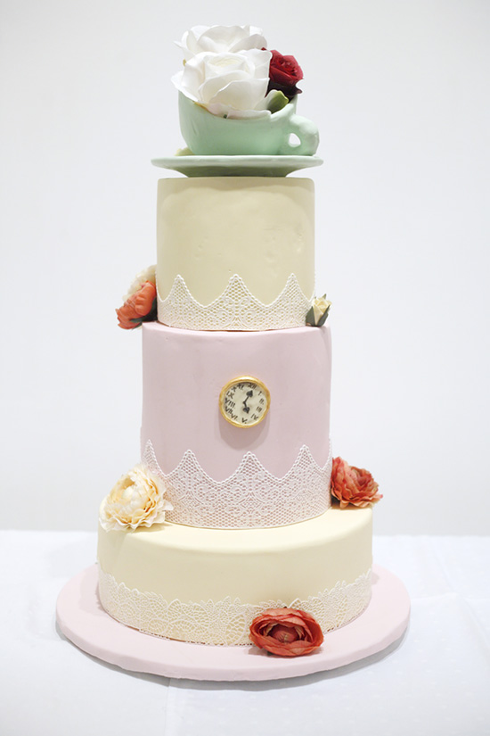 Még egy letisztult torta.