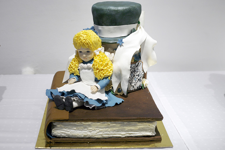 Az első magyar tortafesztivál képekben: egy érdi háziasszony lenyomta a profikat