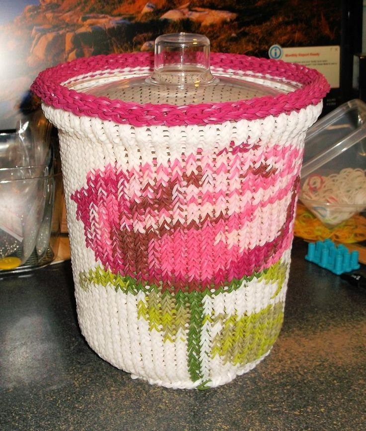 Nem csak karkötő lehet a színes gumikból