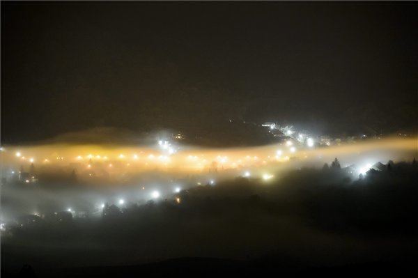 Misztikus ködtakaró borult egy nógrádi falura - fotók