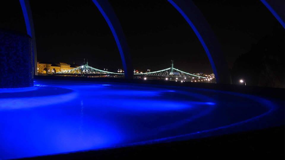 Luxuskilátás nyílik Budapest új jacuzzis étterméből