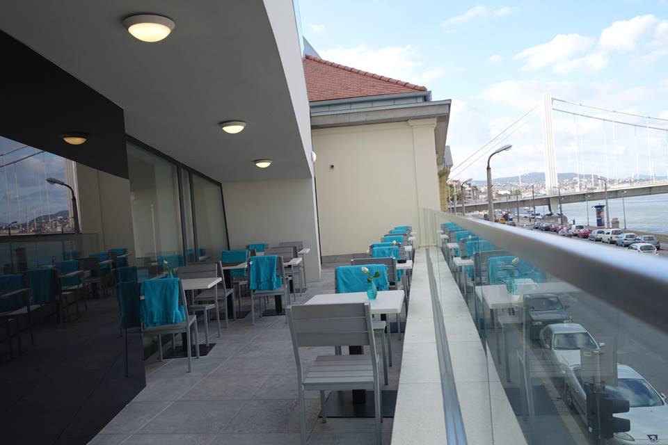 Luxuskilátás nyílik Budapest új jacuzzis étterméből