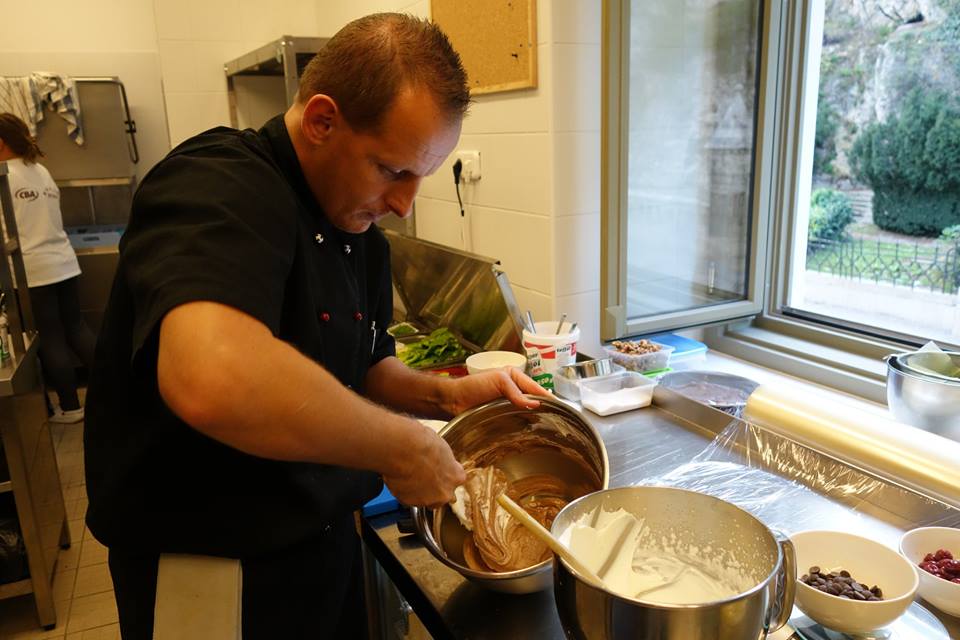 Luxuskilátás nyílik Budapest új jacuzzis étterméből