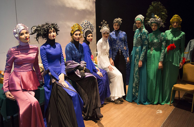 Ráktúlélőkből lettek modellek