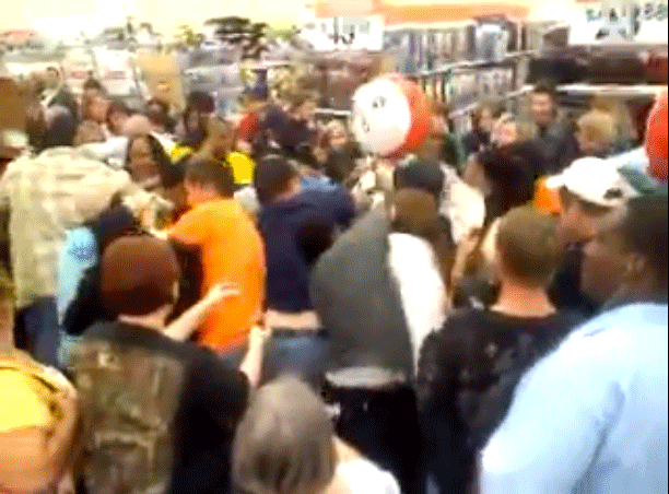 Fekete Péntek - Biztos, hogy annyira akarod a Black Friday harcot? - galéria Fekete Péntek - Biztos, hogy annyira akarod a Black Friday harcot? - galéria