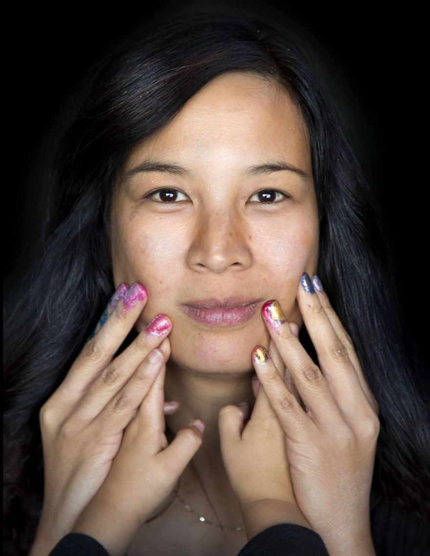 Így mutatnak az anyukák, ha a kislányaik sminkelik ki őket