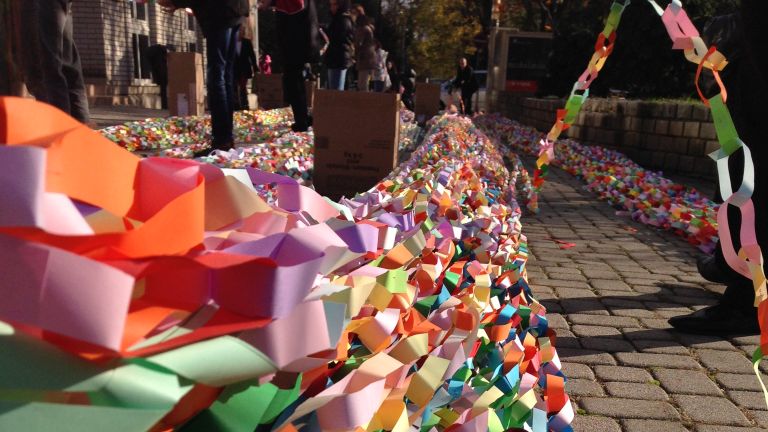 Elkészült az ország leghosszabb papírlánca – fotók