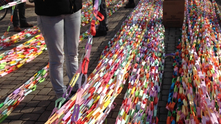 Elkészült az ország leghosszabb papírlánca – fotók