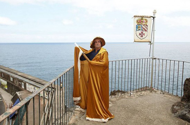 Saját magánszigetén koronázta magát királlyá