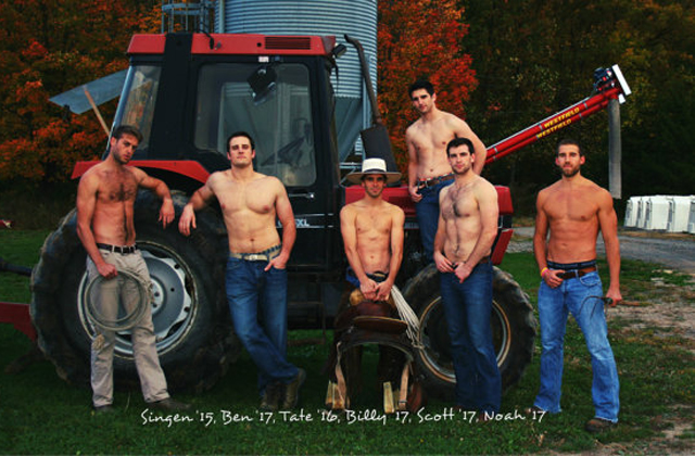 Az állatokért vetkőztek a leendő állatorvosok - fotók