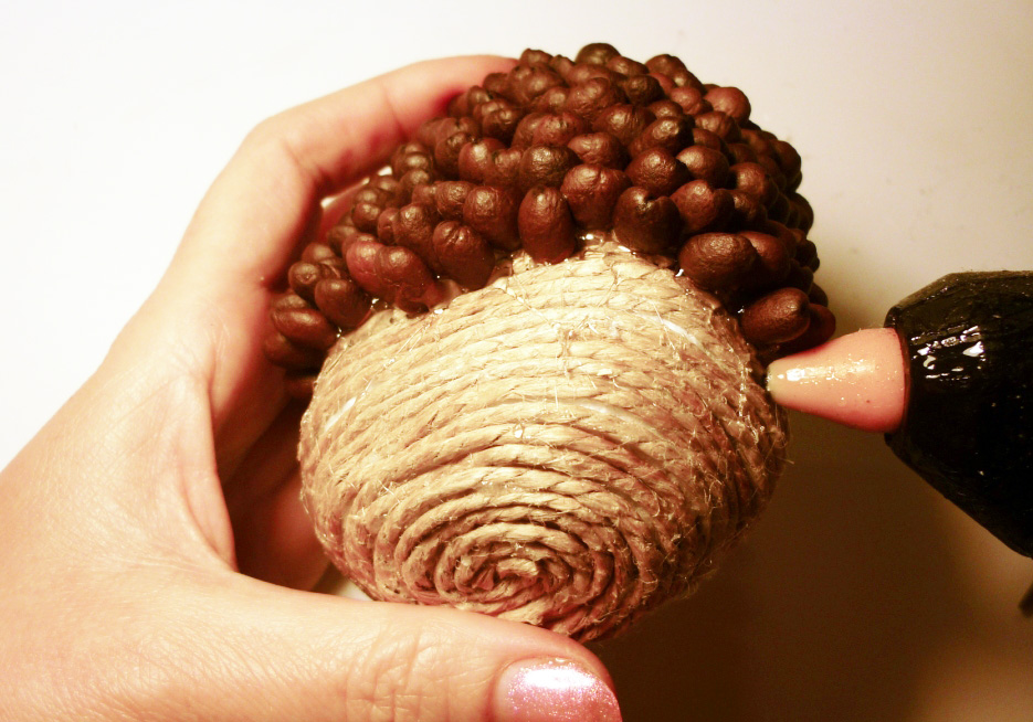 Csináld magad: cuki süni kávészemekből