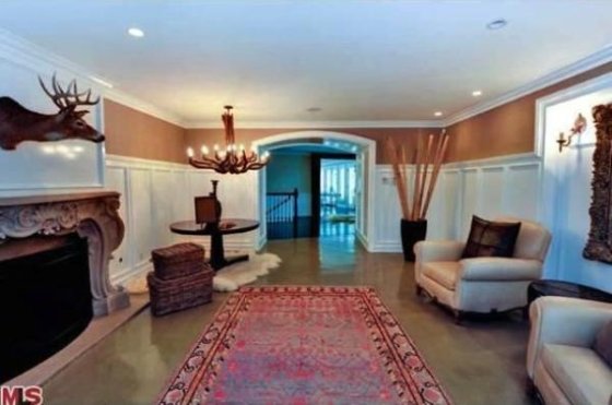 Nézd meg, milyen csodás házban él az énekesnő! 