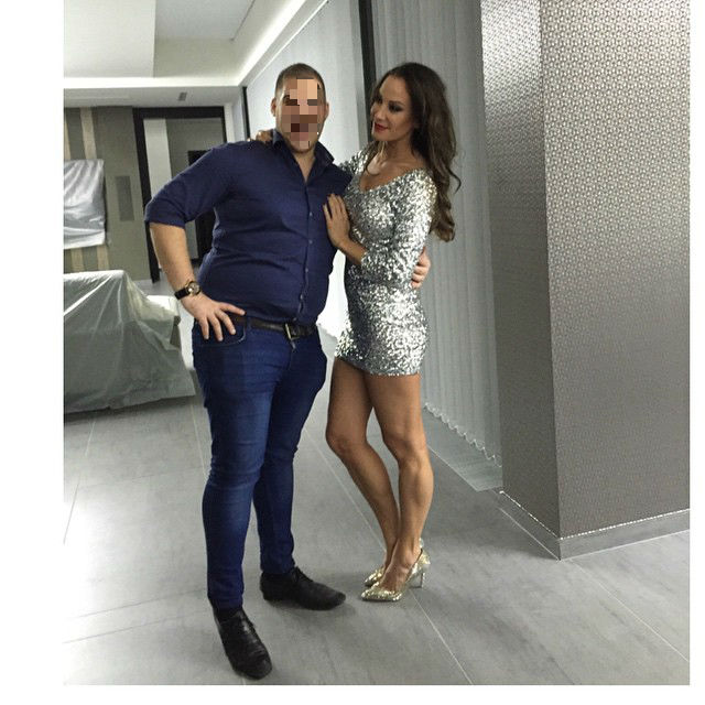 Hosszú combot villantott Vajna Tímea - fotó