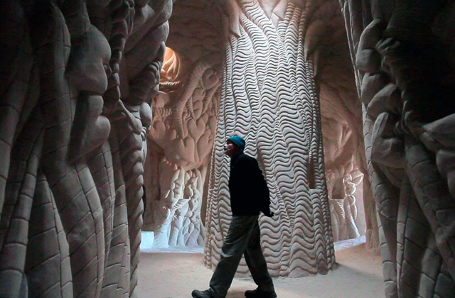 10 évet áldozott arra, hogy kifaragjon egy barlangot - képek