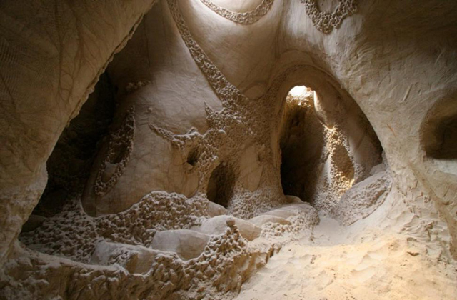10 évet áldozott arra, hogy kifaragjon egy barlangot - képek