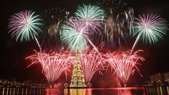 Ezt látnod kell! Íme a világ legnagyobb karácsonyfája