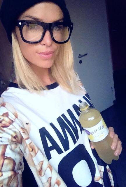 Szavazz! Tatár Csilla vagy Dukai Regina szexisebb szemüvegben?