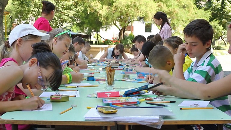 Daráló vagy kreatív műhely? - Rajtad is múlik, milyen a gyereked iskolája Daráló vagy kreatív műhely? - Rajtad is múlik, milyen a gyereked iskolája