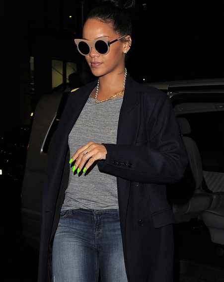 Gyereket vár Rihanna? 