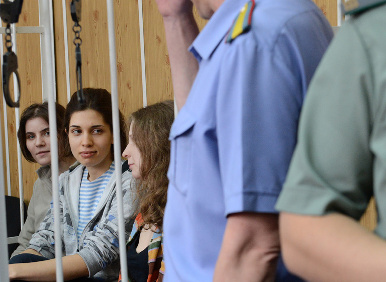 Köztünk élő hősnők - a XXI. század Jeanne D' Arc-jai Köztünk élő hősnők - a XXI. század Jeanne D' Arc-jai