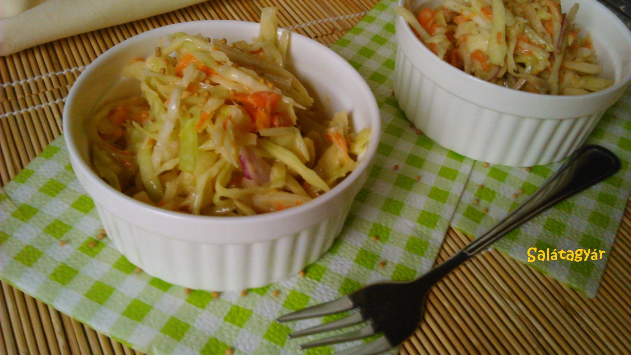 Itt a népszerű Kentacky káposztasaláta igazi receptje Itt a népszerű Kentacky káposztasaláta igazi receptje