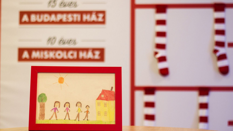 20 év – 7500 család