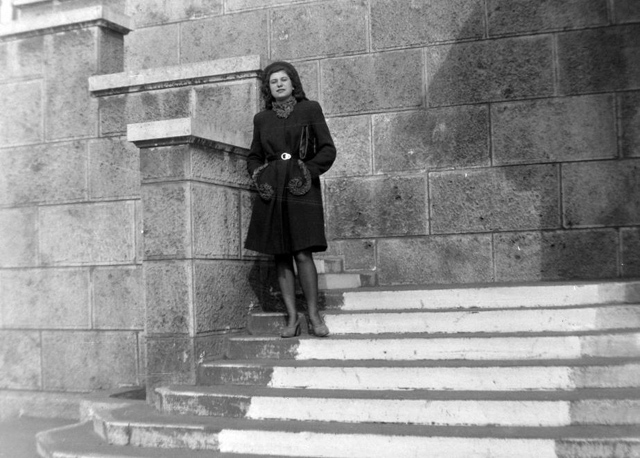 15 magyar utcaidivat-fotó a negyvenes évekből