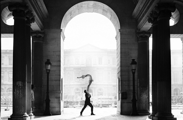 Körbetáncolta  a világot a jegyespár