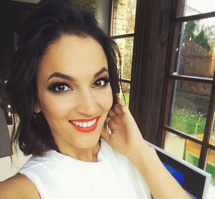 Férfiruhában érzi jól magát Debreczeni Zita