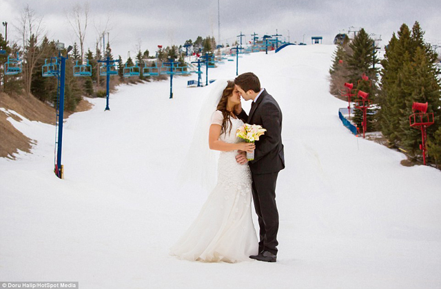 Nyolcszázezres esküvői ruhában snowboardozott a menyasszony